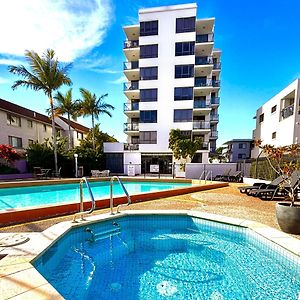 Aqualine Apartments On The Broadwater